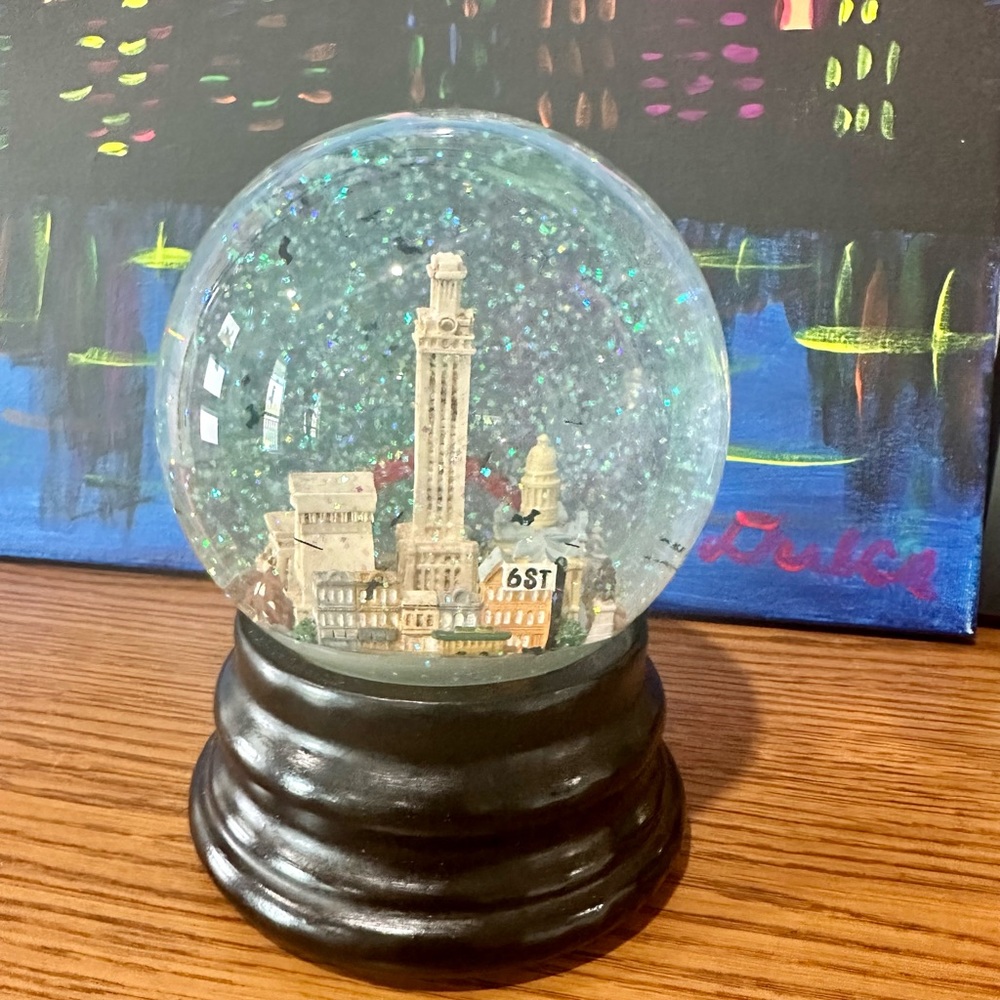 Saks Fifth Avenue Austin Texas Snowglobe